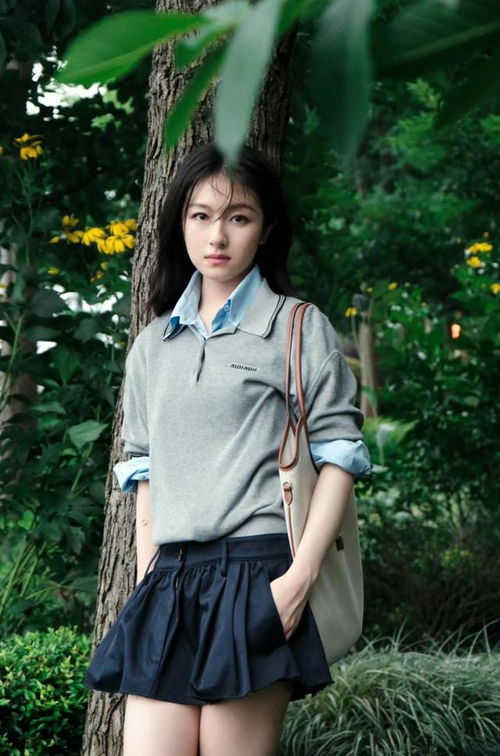 跟着李兰迪学治愈系穿搭,简约气质,通勤女生必备