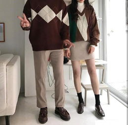今年最流行的同色系情侣穿搭冬天情侣装日常穿搭图