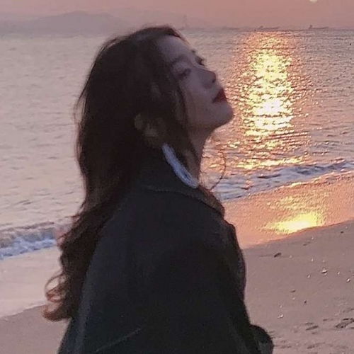 仙气女生头像世界上有个特别棒的人,正在读这句话