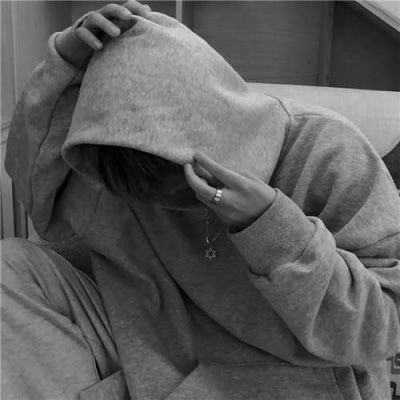 黑白男头像高冷真人孤独男生黑白丧系头像