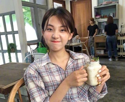 酷酷的韩系穿搭,日常也能穿的随性风格,女生帅起来真不是事儿