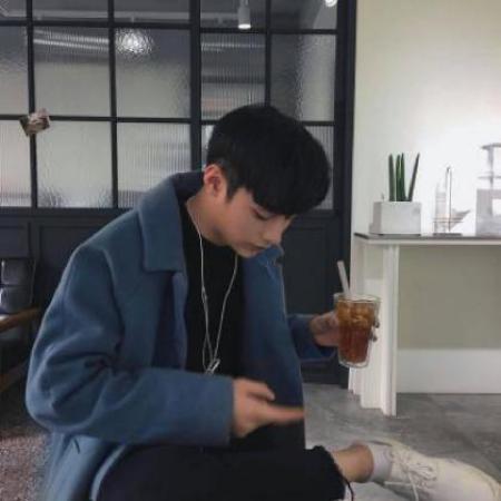 微信男生头像帅气冷酷真人潇洒是为了我自己