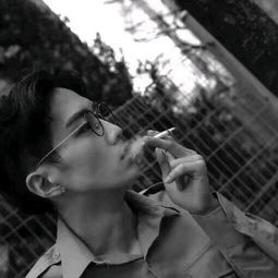 帅气邪魅超拽男生小丑个性黑白头像年轻不拽世界怎么精彩