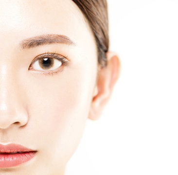 图源免费下载高清大图特写年轻女子的脸孤立在白色背景上人像东方女性模特肖像高清图片