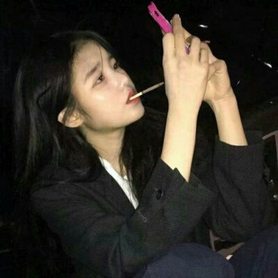 小姐姐qq头像暗黑丧系真人头像女生漂亮的