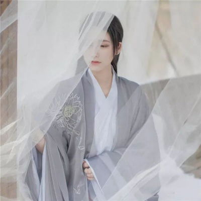清冷女生头像真人版