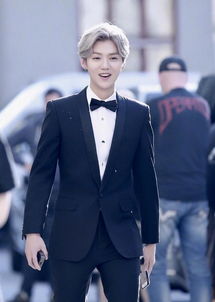 男星西装杀鹿晗太撩,吴亦凡帅一脸,吴磊有点痞,杨洋颜值爆表