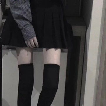 黑色系高级感头像女生呢子