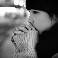 纯白女生头像跑向远方纯白头像