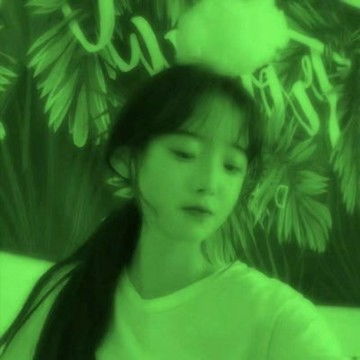 绿色系霸气女生微信头像