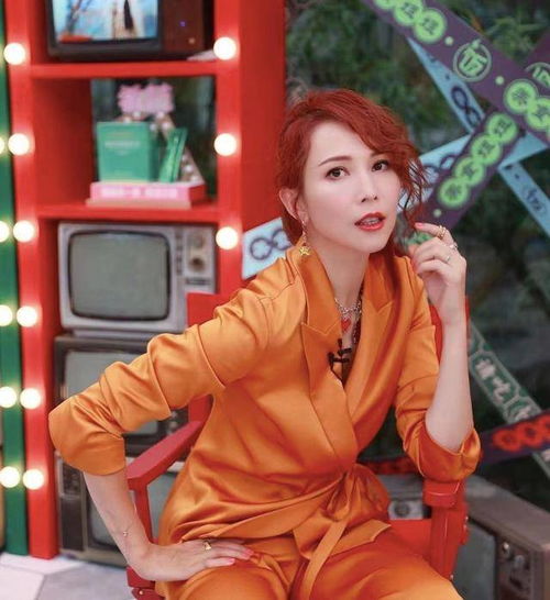 奔五的女人尽量别留超短发,太俗推荐这3款发型,减龄还时尚