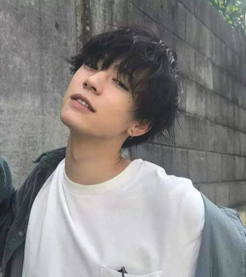 男生如何穿出盐系风格这几样帅气又阳光