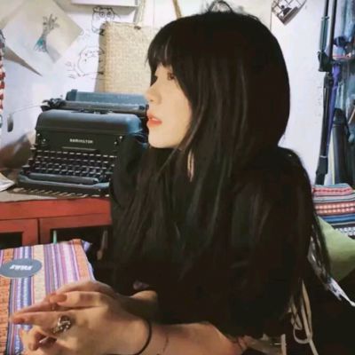 ins偏慵懒女生头像