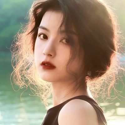 绿色清新头像女