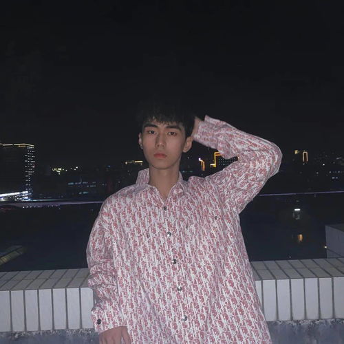 二技禁欲系校草帅哥,又纯又欲的高鼻梁写真泄出,吸睛十足