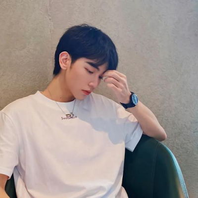 2023精致气质小奶狗男生头像