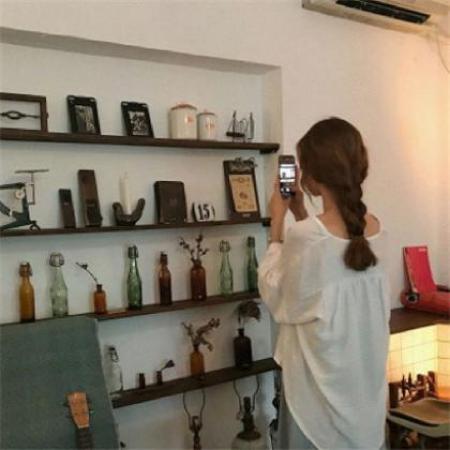 2020唯美好看微信背影头像女生情绪稳定的女生