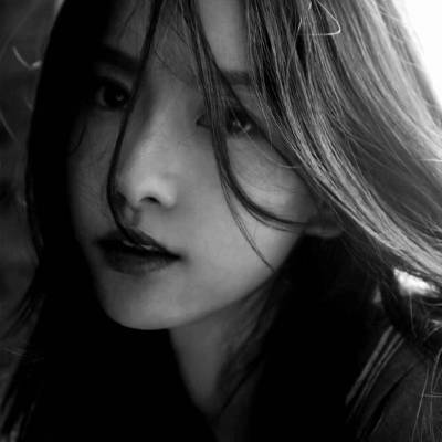 黑暗系头像女真人孤独比较丧的头像图片大全
