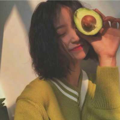 猫系头像女生真人版驼峰鼻
