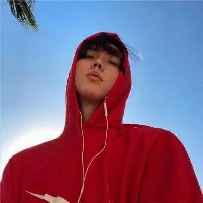各位有没有红色系好看的情侣头像