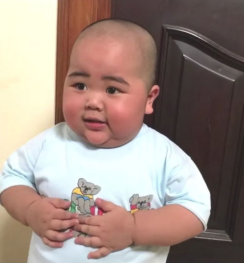 tatan头像治愈系小男孩