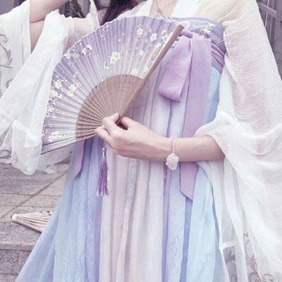 qq头像下半身裙子仙气洛丽塔头像真人漂亮下半身