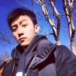 求一个高冷的男生头像满意采纳