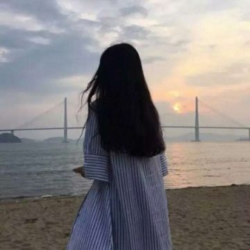 清纯少女头像背影