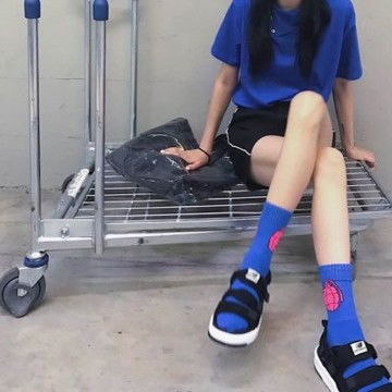 蓝色系列高冷漂亮小姐姐头像,女生头像图片