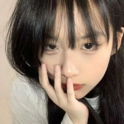 头像女生ins黑白高冷