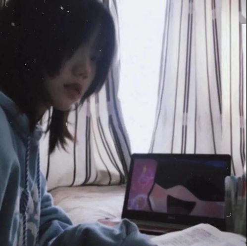女生头像灿烂笑容