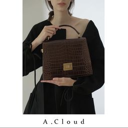 看起来,不贵又时尚的小众包包,每个女生至少都应该拥有一只