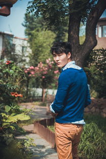 李振浪漫花园写真照曝光化身治愈系男友暖心弦8721669