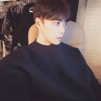 感情流浪汉黑衣帅男微信头像图片大全