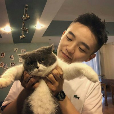 抱宠物男生头像猫咪可爱