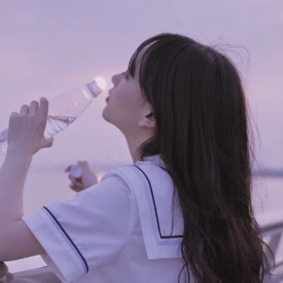 白色头像意境淡雅系列女女生