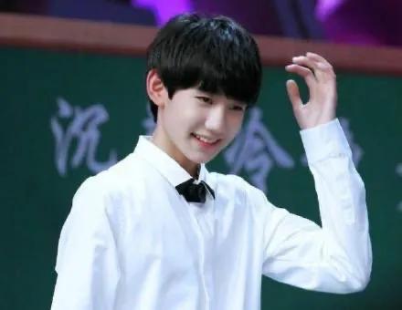 男星穿白衬衫,tfboys少年感,白敬亭禁欲系,最有气质的你来说
