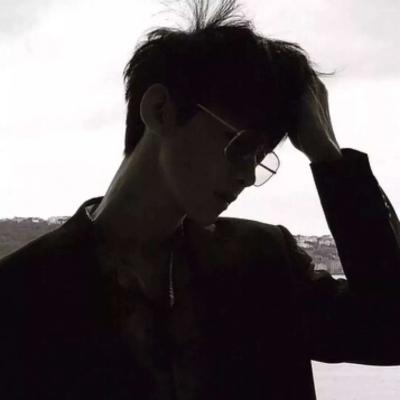 帅气好看的男头像霸气高冷生人勿进可爱点