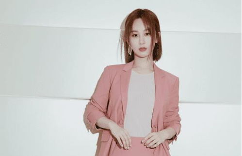 杨紫并不需要任何人的保护,她比粉丝想象的更坚强