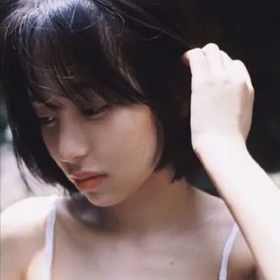丧系女生头像我还没来得及炫耀你,你就已经不是我的