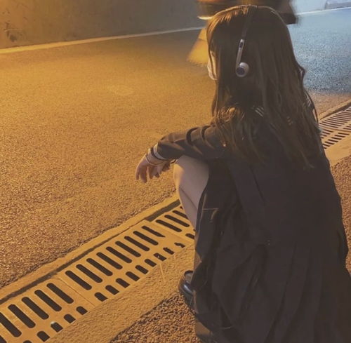 ins甜丧冷淡风女生头像15