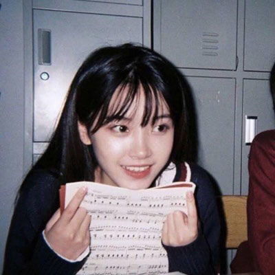 暖系微笑女生头像暖心阳光女生图片