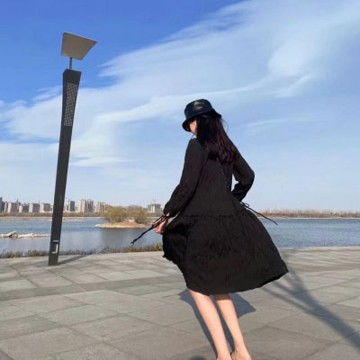 黑色系高级感头像女生街拍