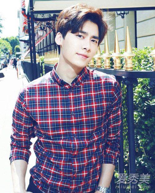 人气偶像李易峰发型图片齐刘海阳光帅气