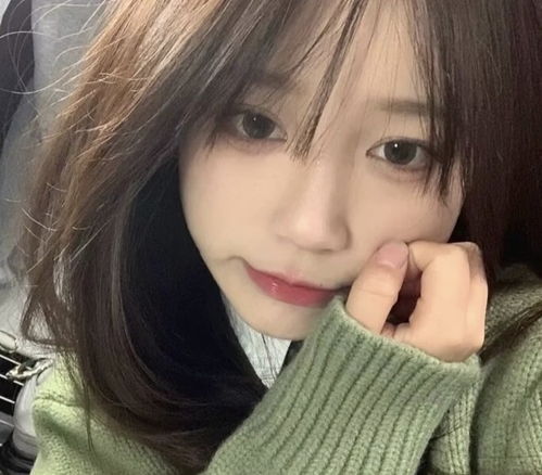 美女love的绿色系头像