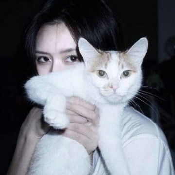 可爱抱宠物女生头像,女生头像图片