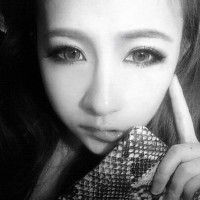 黑白妩媚女生头像我的爱有你才会完整