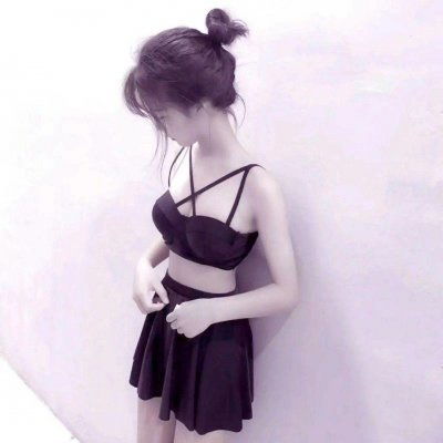 性感锁骨女生头像露肩女神半身头像
