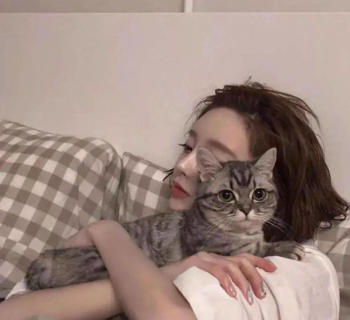 猫系头像女生真人版情侣头像