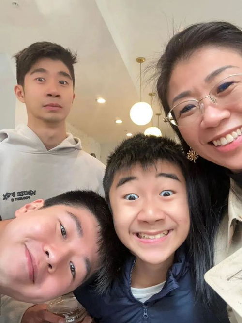 新加坡宝藏4娃妈孩子就读不同教育体系,成功考入海外名校